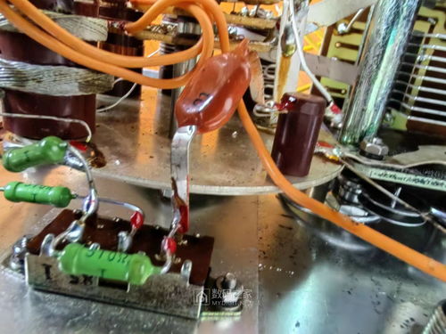 拆解舊設(shè)備探索新可能 上海無線電儀器廠XG25高頻信號發(fā)生器的內(nèi)部世界與按摩器材的創(chuàng)意關(guān)聯(lián)